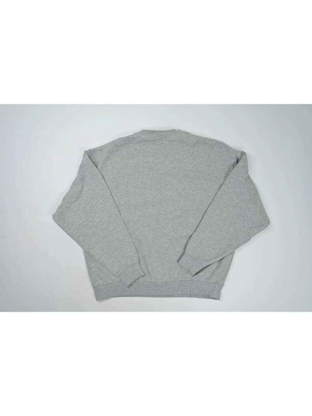 ALO Yoga Accolade Crew Neck Pullover in Athletic Heather Grey